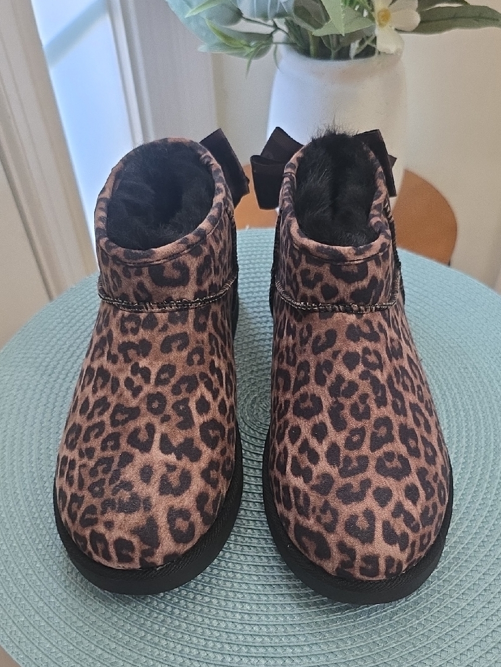 Juicy Couture Brand Women's Leopard Print Ankle Boot with Black Faux Fur Size 6